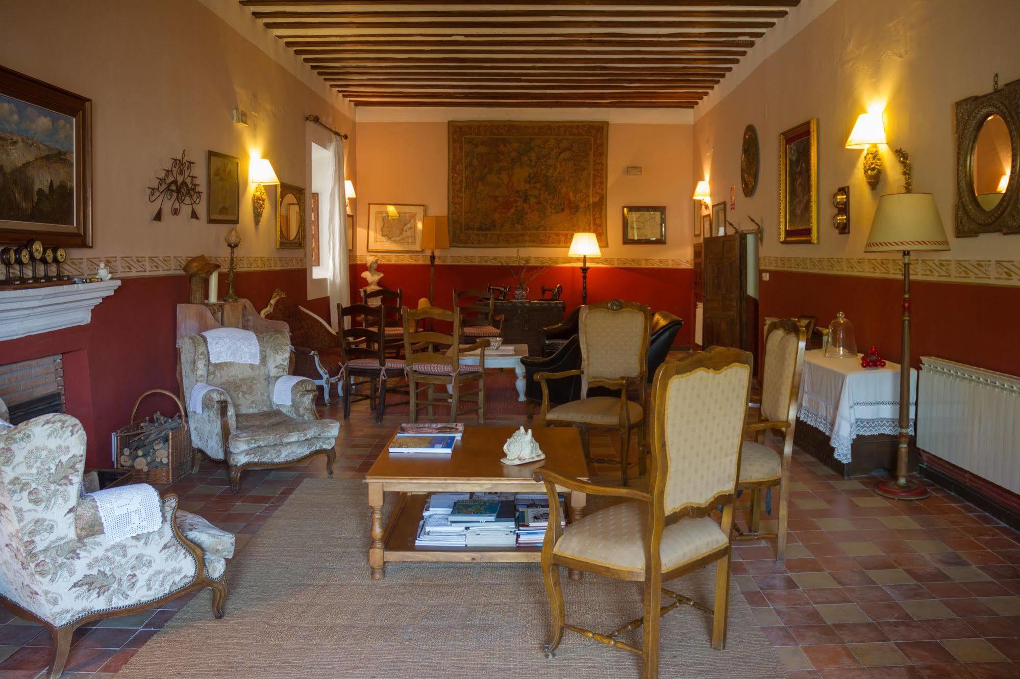 Casa Palacio Conde De Garcinarro Huete 외부 사진