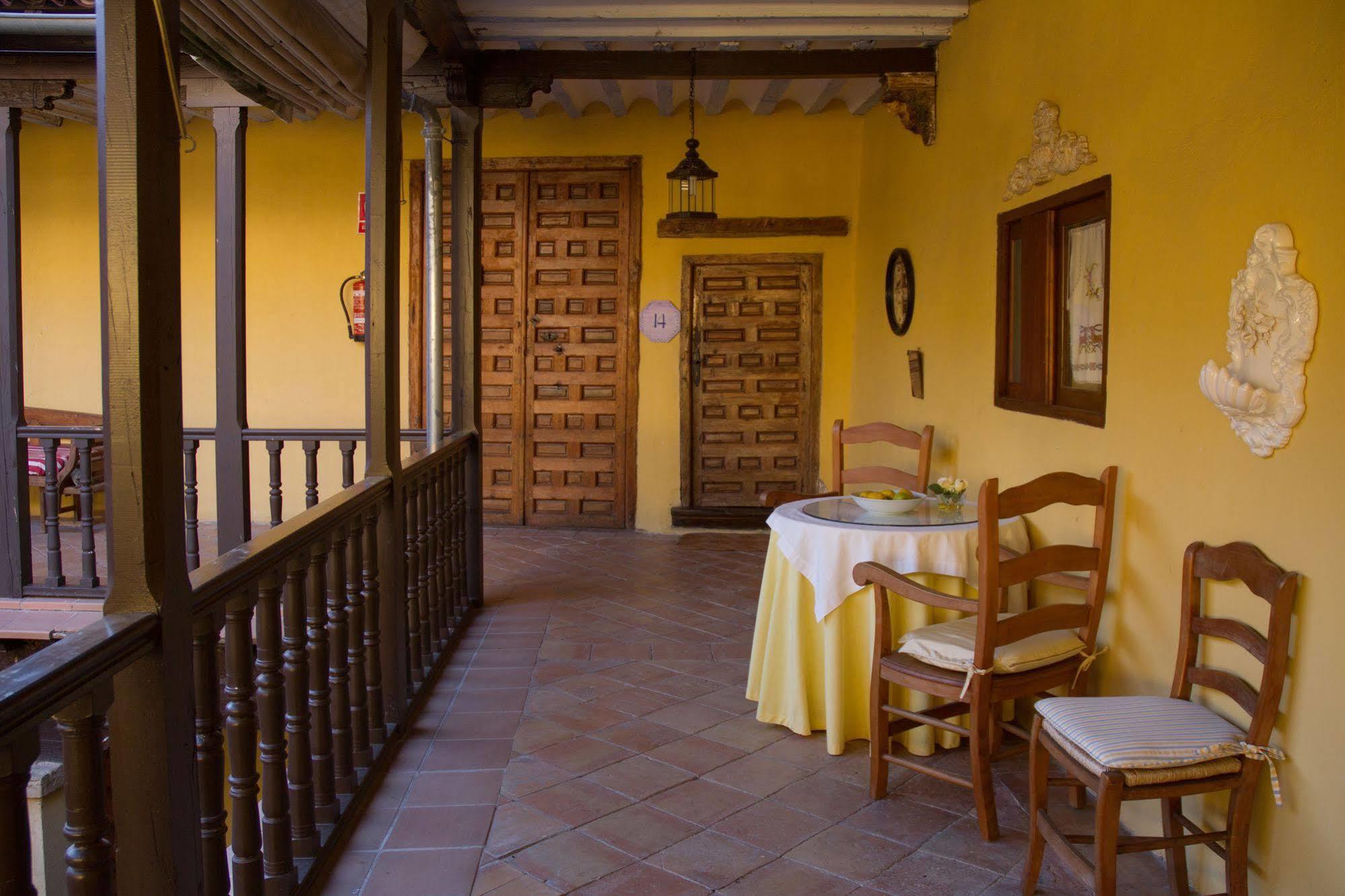 Casa Palacio Conde De Garcinarro Huete 외부 사진